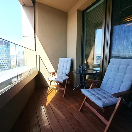 Apartment Prestigious Sky Park - View - Traveller Awards 2024 Pressburg