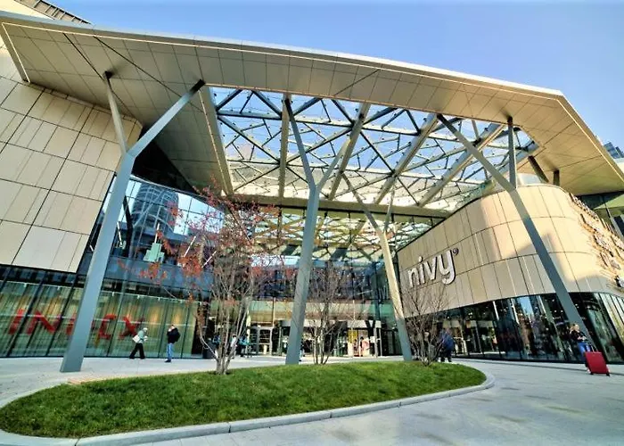 Prestigious Sky Park - View - Traveller Awards 2024 아파트 브라티슬라바