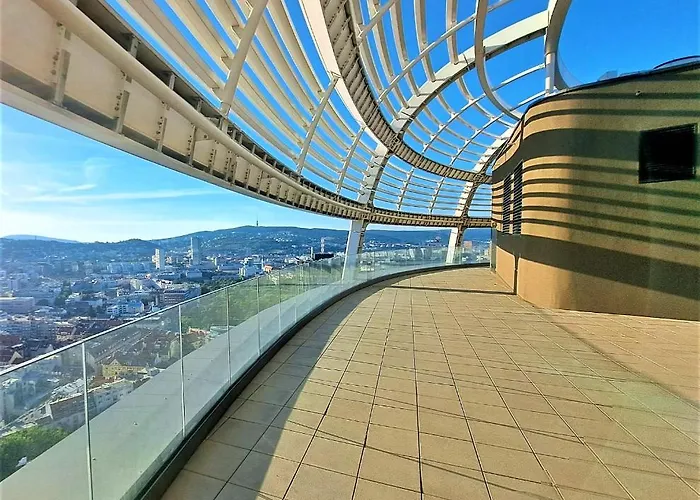 Prestigious Sky Park - View - Traveller Awards 2024 아파트 *