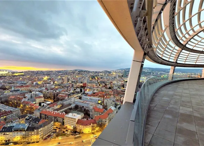 Prestigious Sky Park - View - Traveller Awards 2024 Appartement Bratislava